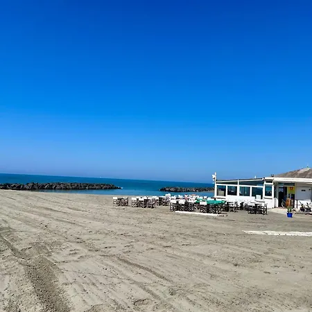 Casa Seafront 招待所 3*